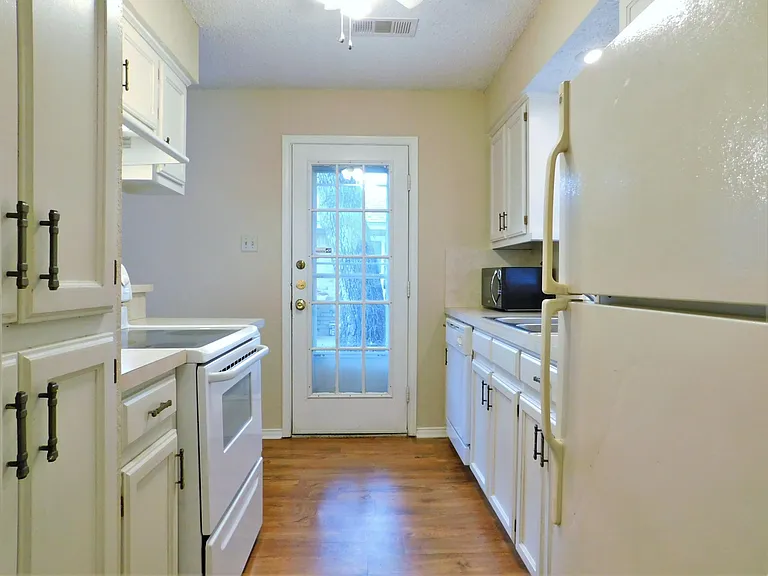 2212 Bolivar St #2212 — Photo 10