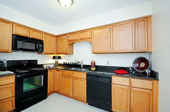 3rd image of 117 Greenmeadow Ln