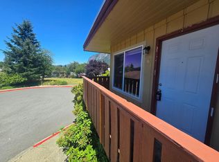 Spacious 2bed/1bath Apartment in Central North Bend Location!, North Bend, WA 98045