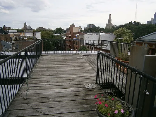 Rented by Realty Collective | media 41