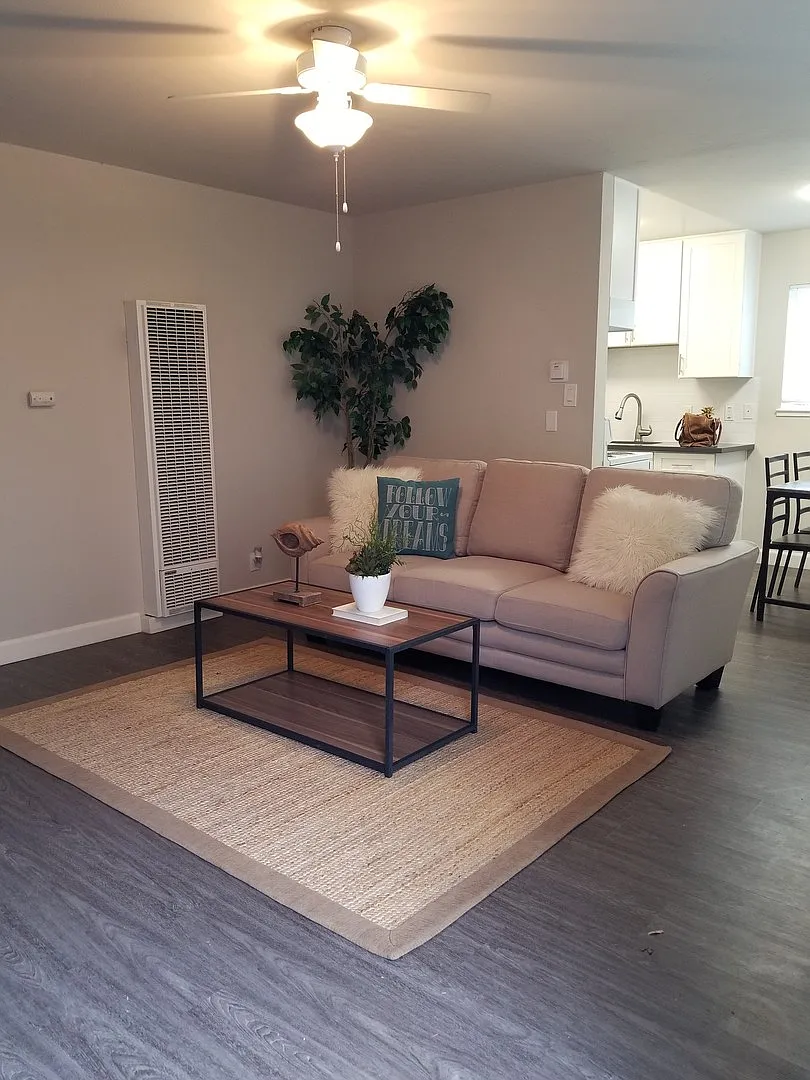 2412 Q Street — Photo 3