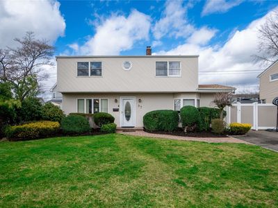 97 Bluespruce Road, Levittown, NY, 11756