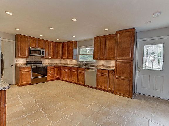 5th image of 8816 Nabida Dr