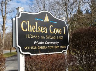 902 Chelsea Cv S, Hopewell Junction, NY 12533