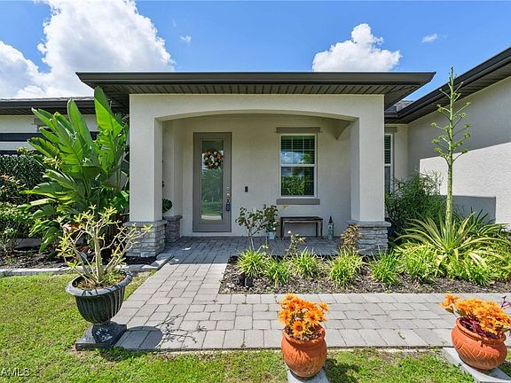 3rd image of 3918 SW 14th Pl