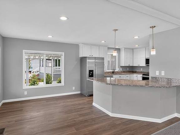 4th image of 2410 Lancaster Dr SE #1006