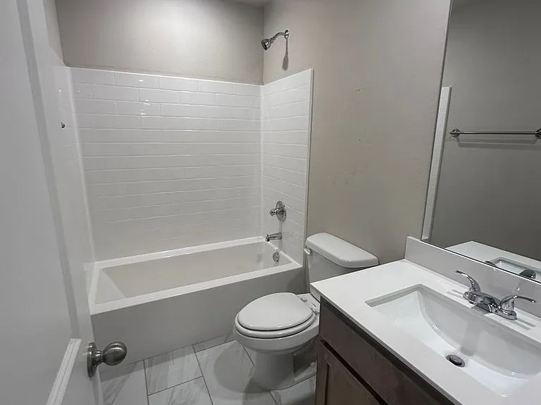 3712 S East 81st St — Photo 12