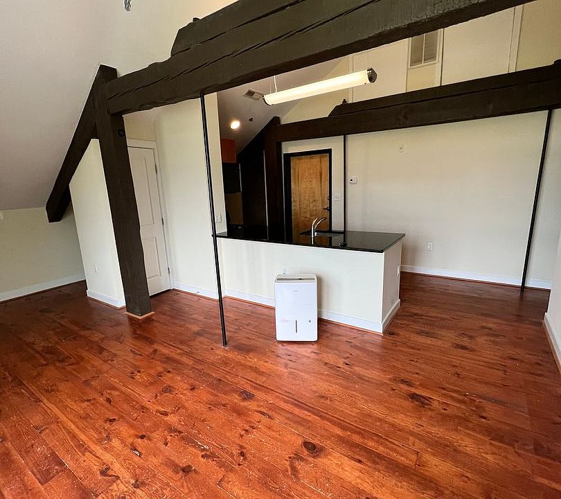1st image of 325 2nd St APT 301