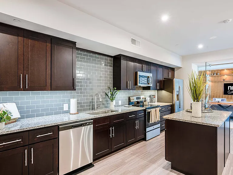 Nine12 Gateway Apartments — Photo 8
