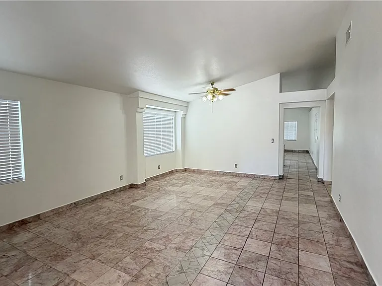 4371 Silver Bay St — Photo 2