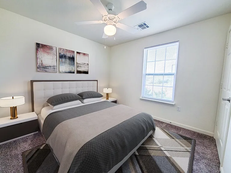 Western Springs Apartments — Photo 9