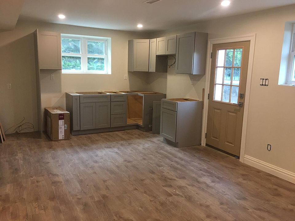 1st image of 13 Borcher Ave
