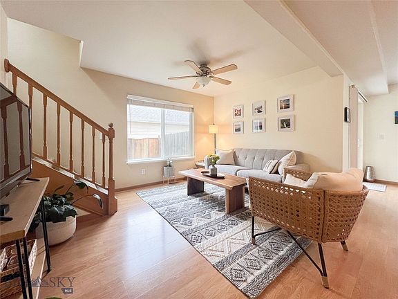 2nd image of 110 Pebble Brook Ln