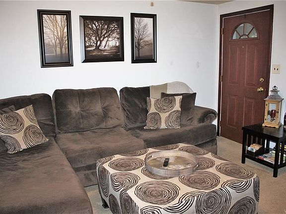 3rd image of 34 Wheaton Dr