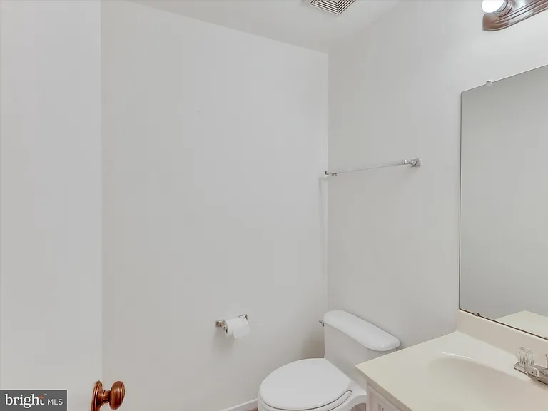 31 Valerian Ct — Photo 11