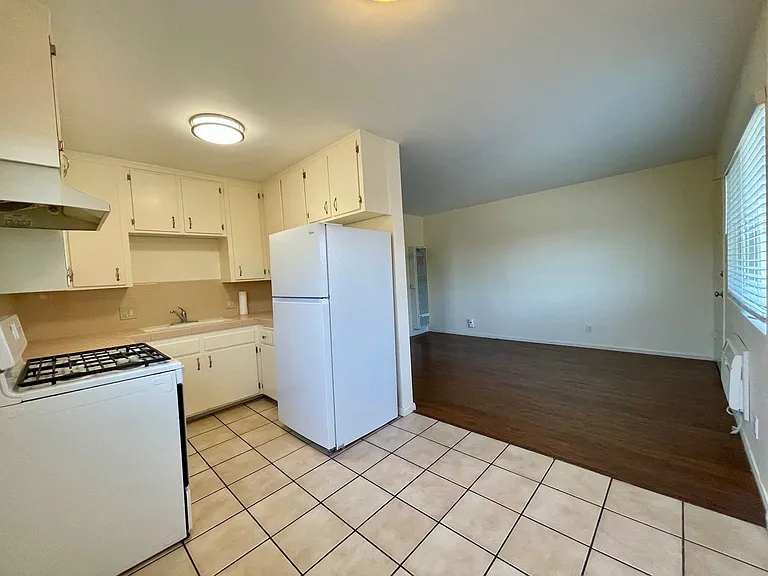 728 S Magnolia Ave S — Photo 4