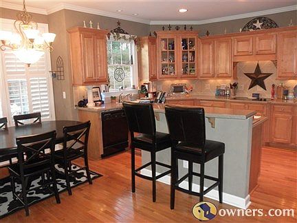 Breakfast Bar in Fabulous Eat-in Kitchen