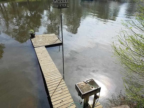 3rd image of 220 Magnolia Dr