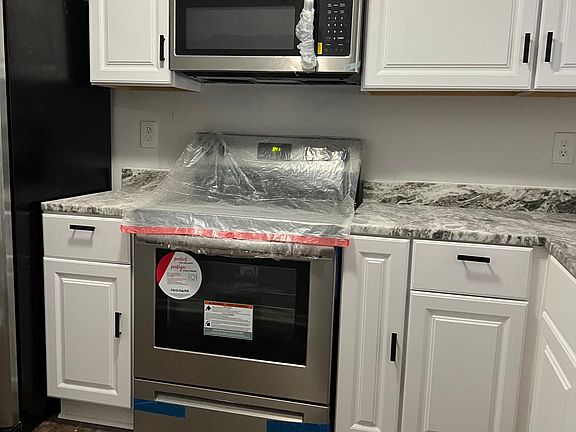 2nd image of 403 Savage Dr Unit B