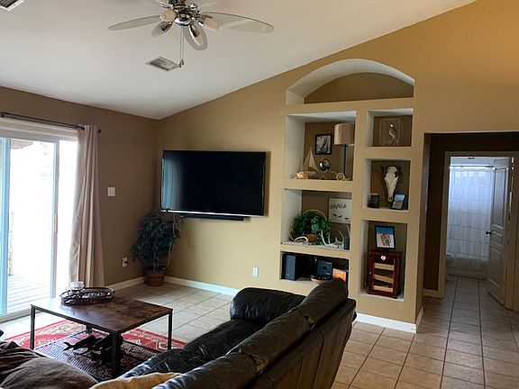 3rd image of 15702 Finistere St
