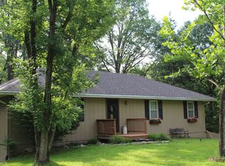 16950 N Edgeview Rd, Centralia, MO 65240