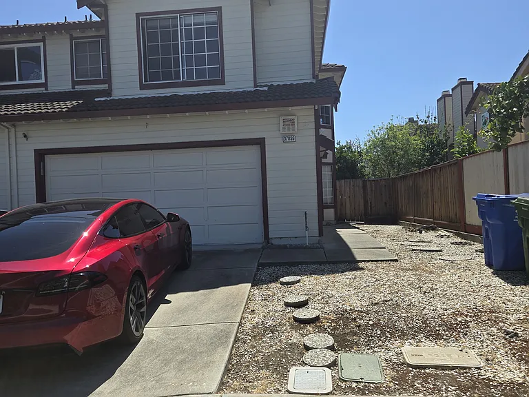 37036 Saint Edwards St — Photo 4