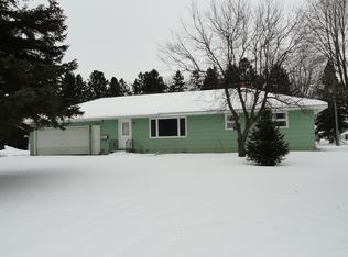 303 W Hemlock St, Abbotsford, WI 54405