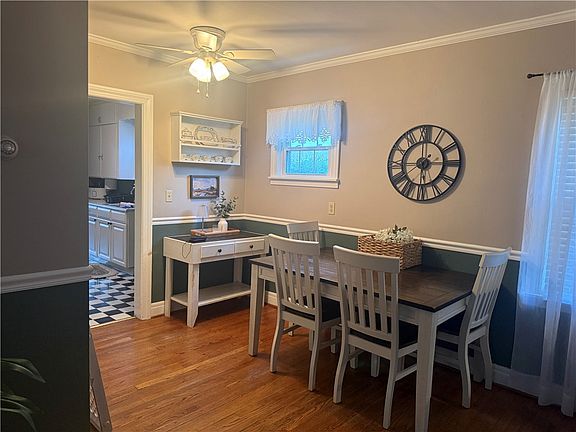5th image of 176 Maple Ave