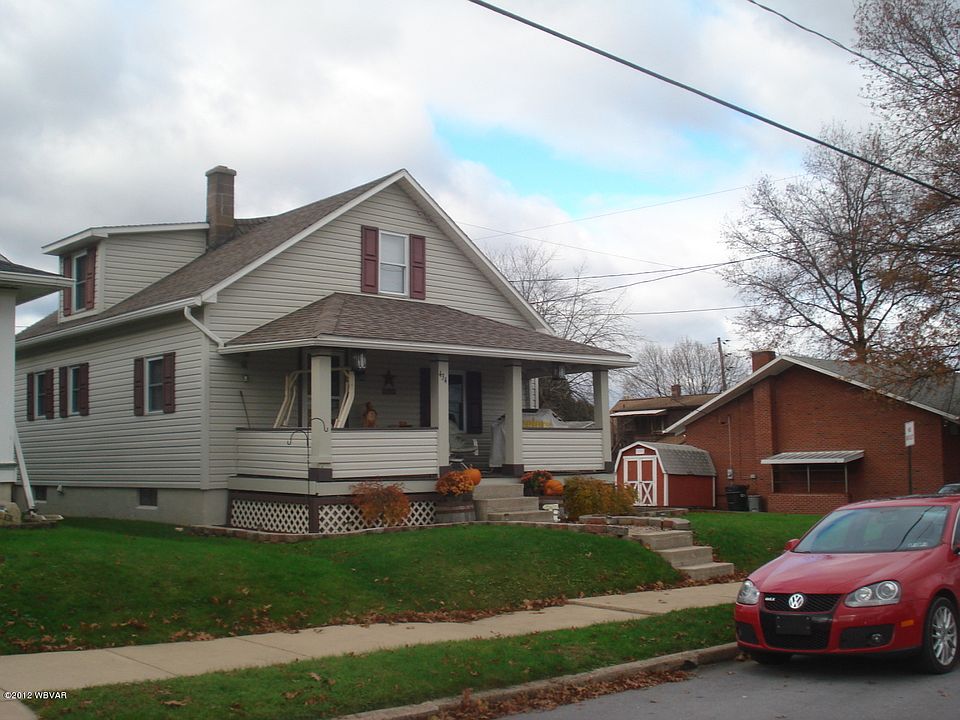 1st image of 434 Fleming St S
