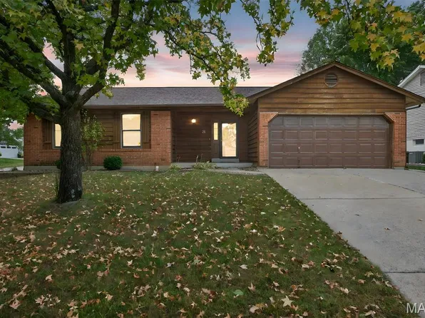 31 Danson Dr, Saint Peters, MO 63376