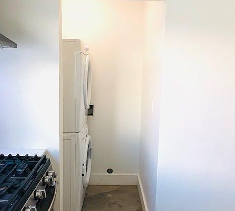 3rd image of 2703 Bellevue Ave APT 4