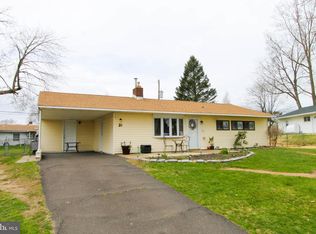 21 Vista Rd, Levittown, PA 19057