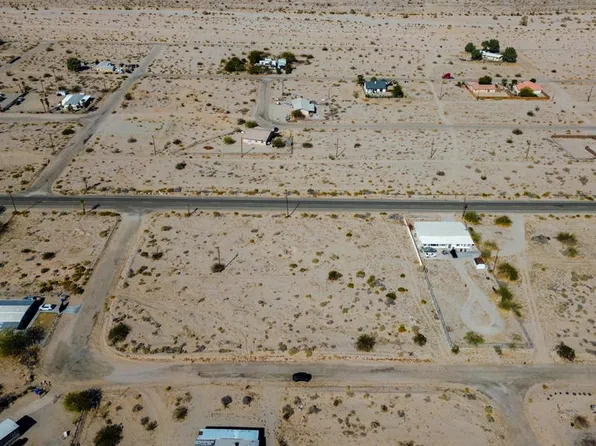 2575 Sea View Dr, Thermal, CA 92274