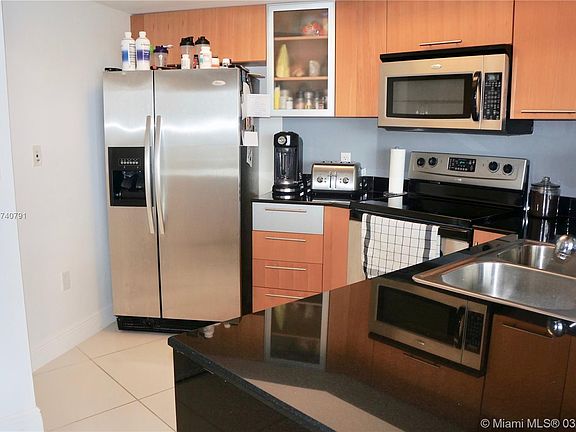 3rd image of 1750 N Bayshore Dr APT 4514