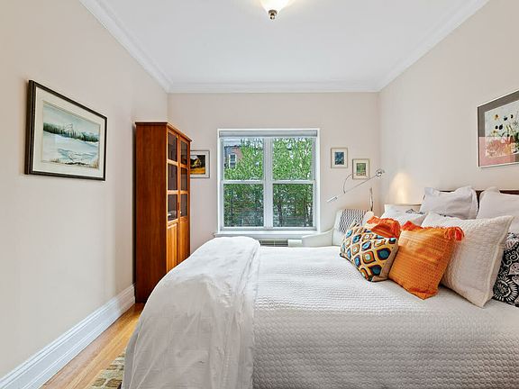 3rd image of 261 W 112th St #3BB