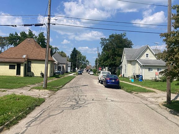 5th image of 815 Center St