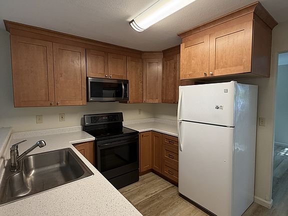 4th image of 1746 Mount Olive Dr