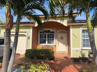 8963 NW 145th St, Miami Lakes, FL 33018