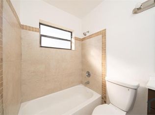 417 NW 2nd Ave, Hallandale, FL 33009