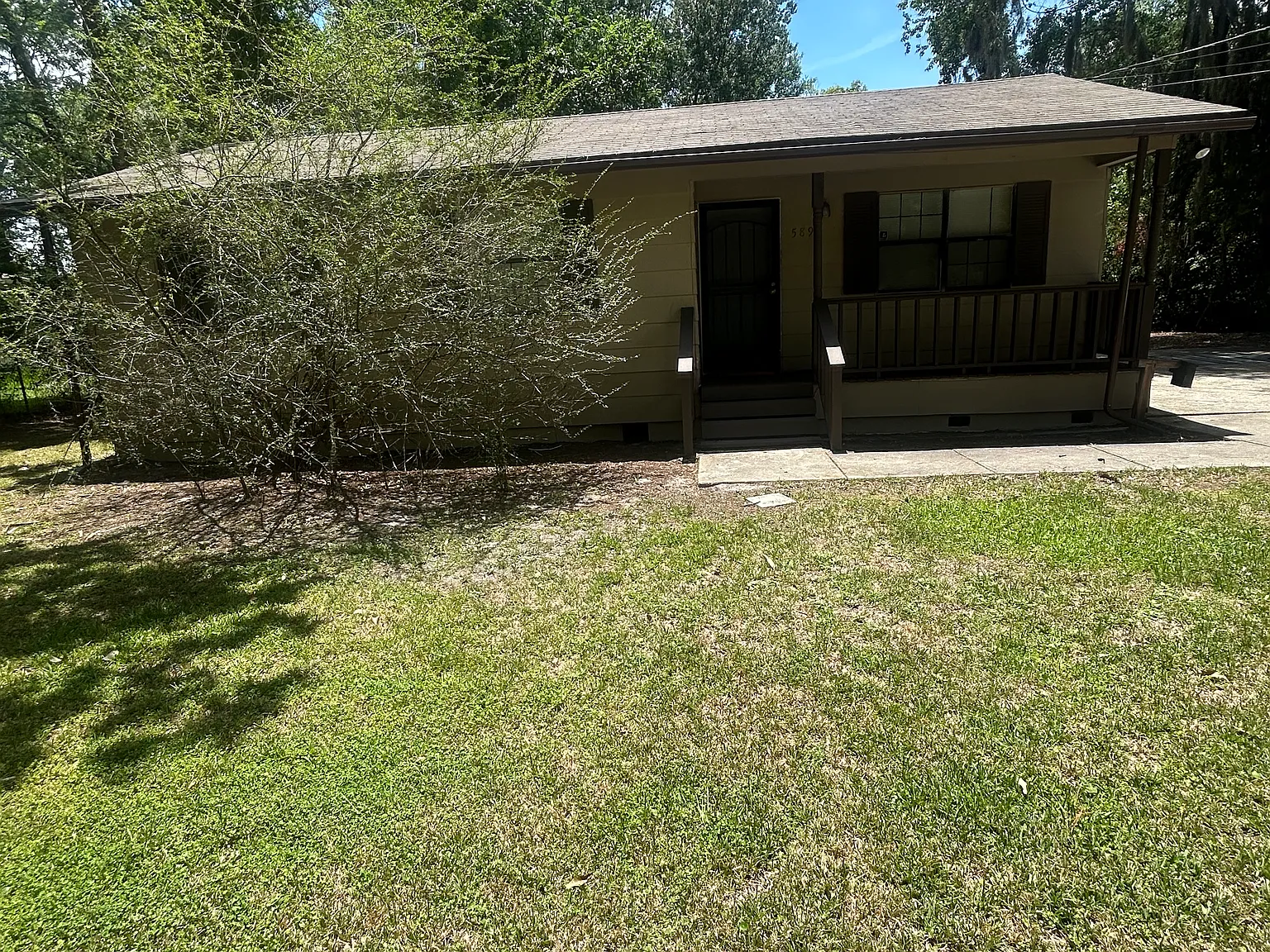 3 bed, 896 sqft, $1,400 — Photo 1