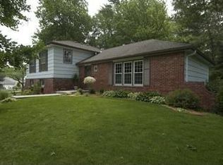 3217 W 82nd Ter, Leawood, KS 66206