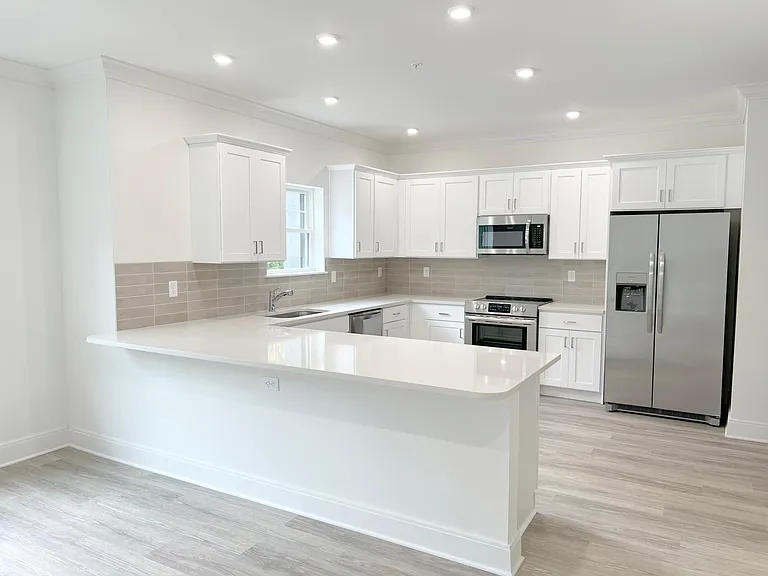 Station Lane Apartments — Photo 15