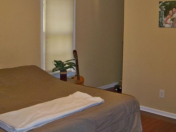 Master Bedroom Pic 1