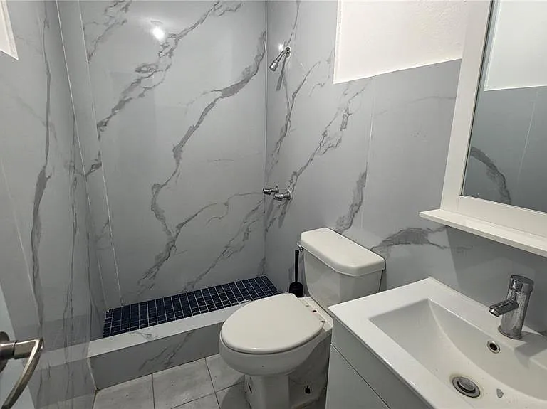 2A3 Apt Ave #4 — Photo 6