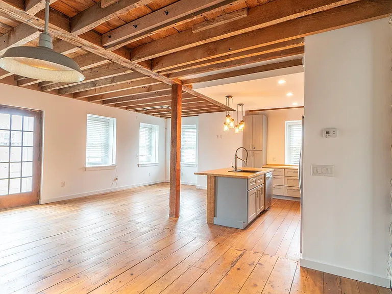 2519 Northwood Ave — Photo 46