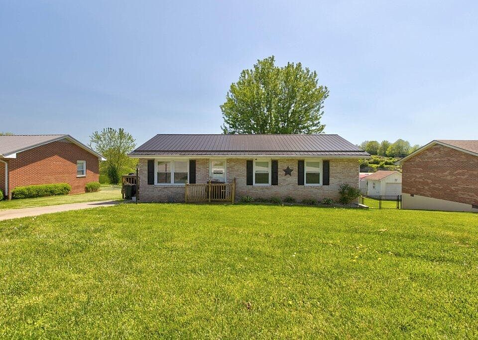 1st image of 348 Ashgrove Dr