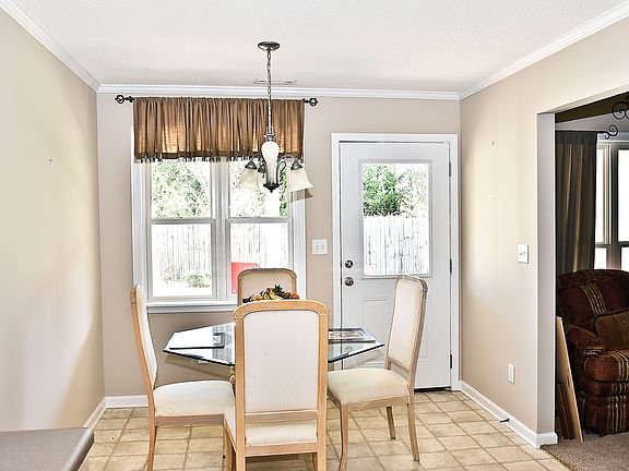 5th image of 1932 Lenox Dr
