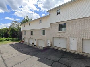 209 Rockdale Rd #D, Follansbee, WV 26037