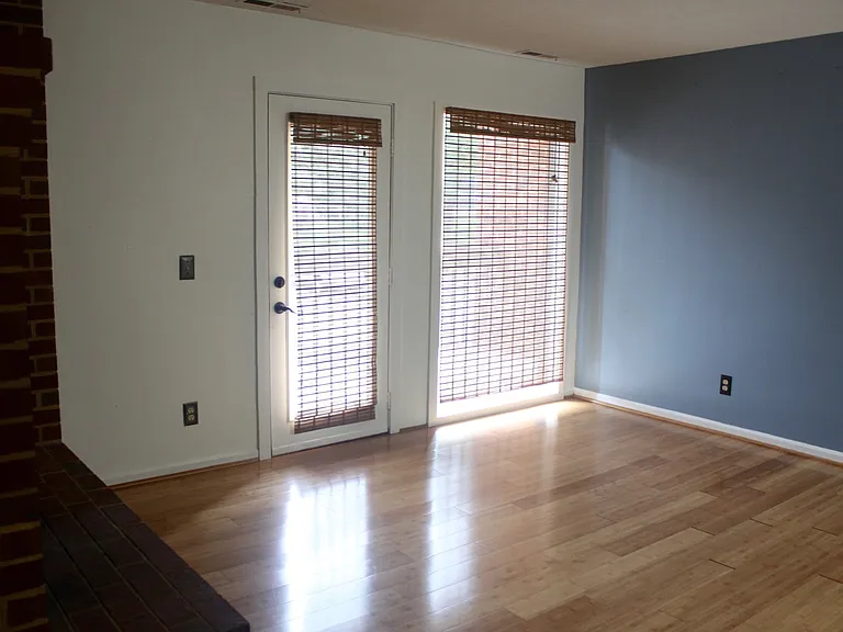 1030-5 Blue Ridge Dr #1 — Photo 3