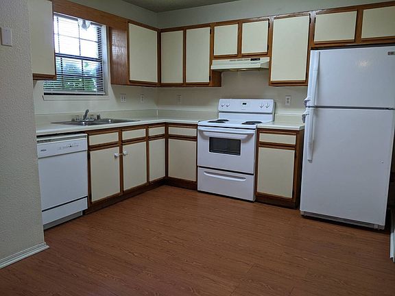 5th image of 505 SE A St APT C